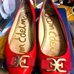 Nice shoes with no problems. Bought at Dillards on sale for $80.